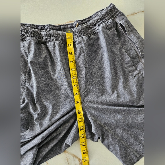 Lululemon Pace Breaker Sz M Out of Mind Liner 9” Gray Shorts M7907S - Picture 10 of 16
